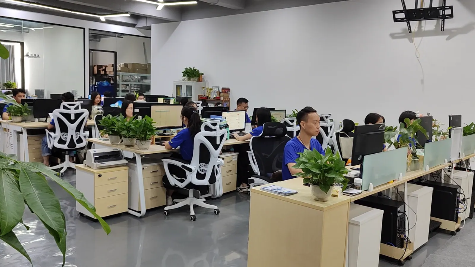 韦尔讯办公环境